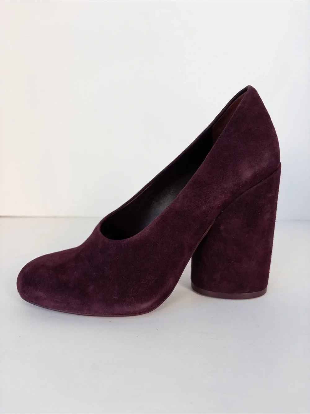 Tory Burch Lucia Suede Pumps in Burgundy Fig